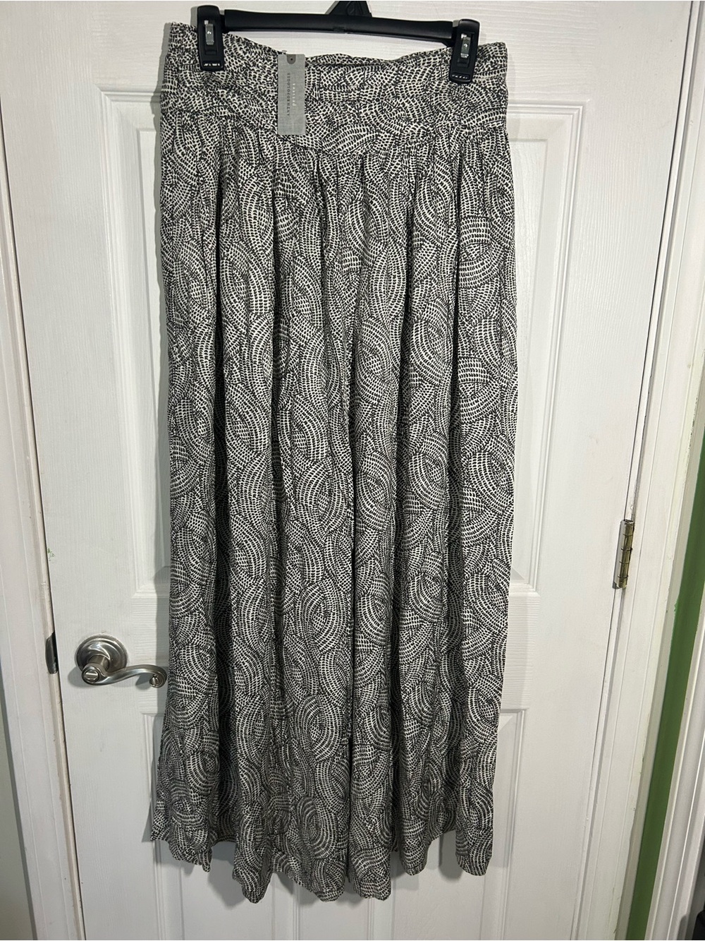 Anthropologie Wide Leg Printed Palazzo Pants Black Cream Size 4P - Picture 3 of 16